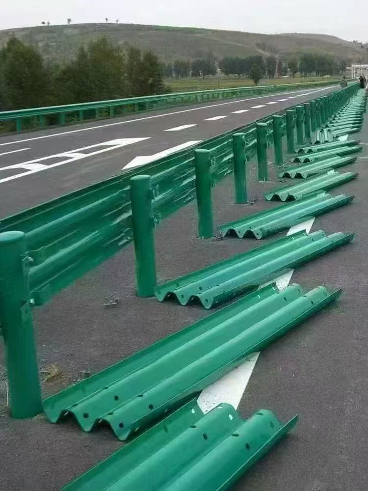 雅安波形护栏